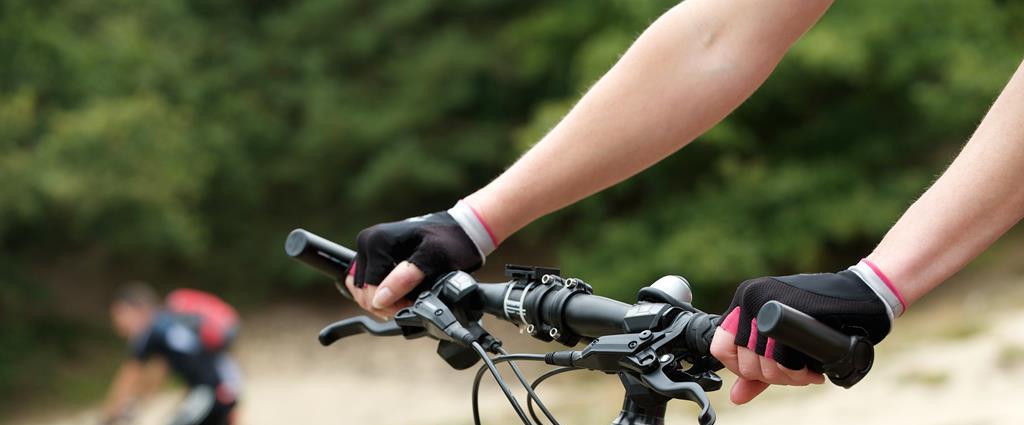 Hamulce tarczowe czy V-brake? Który system hamowania w rowerze jest lepszy?