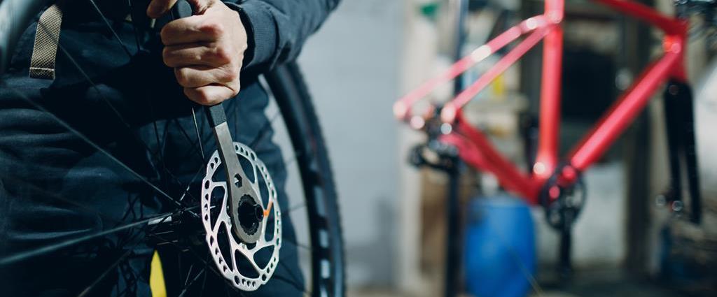 Jak wyregulować hamulce w rowerze? Wszystko, co powinieneś wiedzieć!