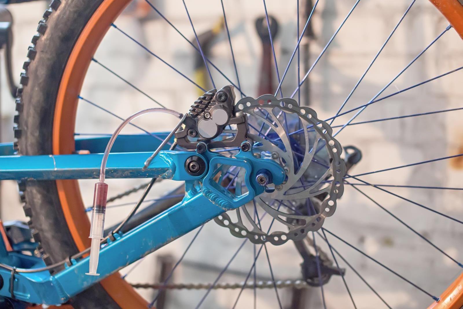 Jak odpowietrzyć hamulce hydrauliczne w rowerze?